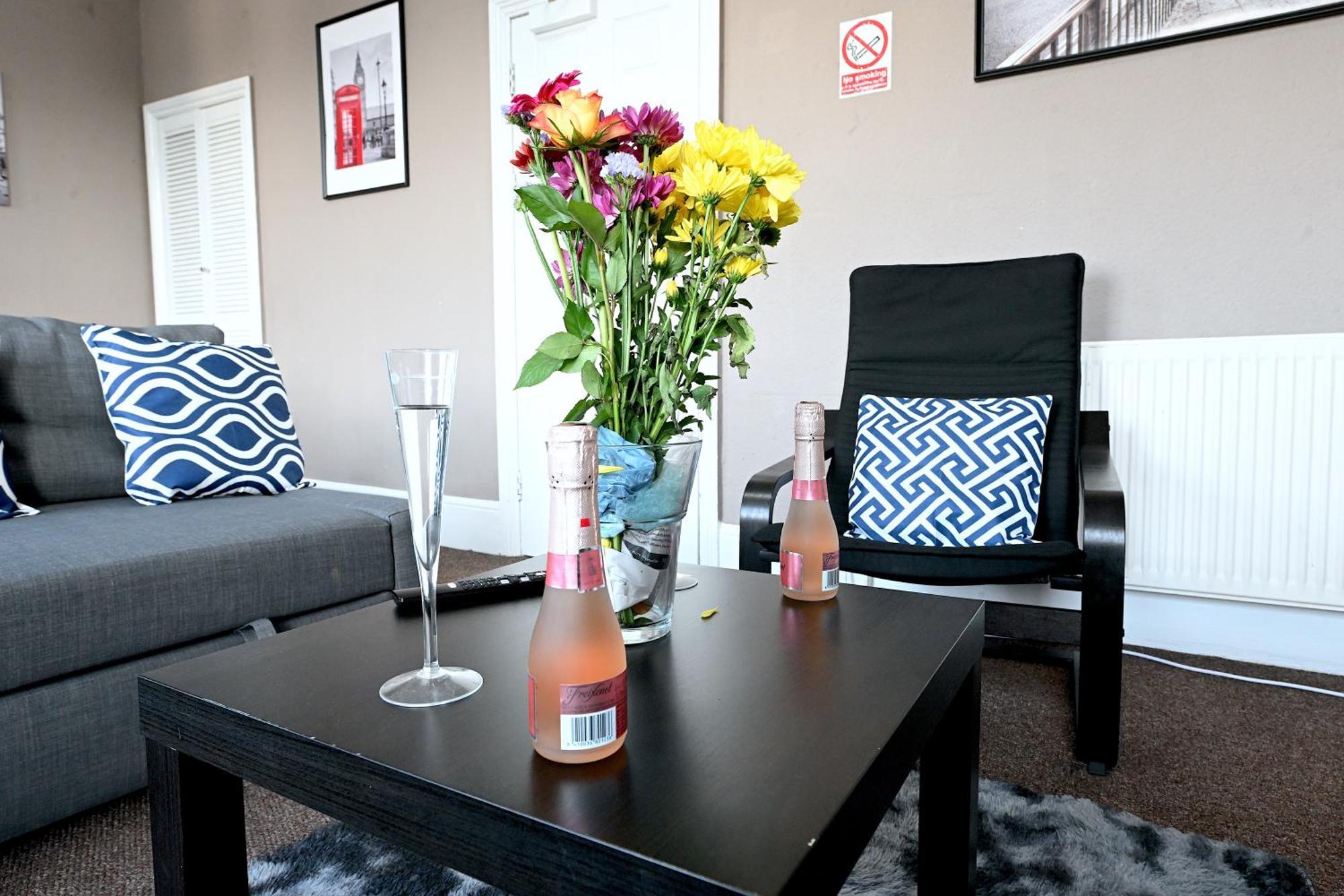 Stunning 3 Bedroom Serviced Flat In North London Exterior photo